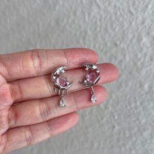 Silver moon earring